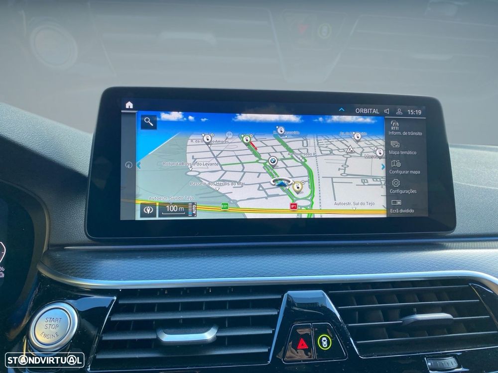 BMW 530 e Pack Desportivo M - 11