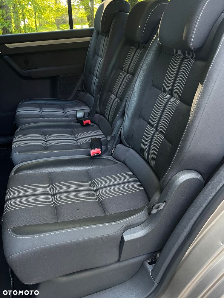 Volkswagen Touran 2.0 TDI DPF DSG MATCH - 15