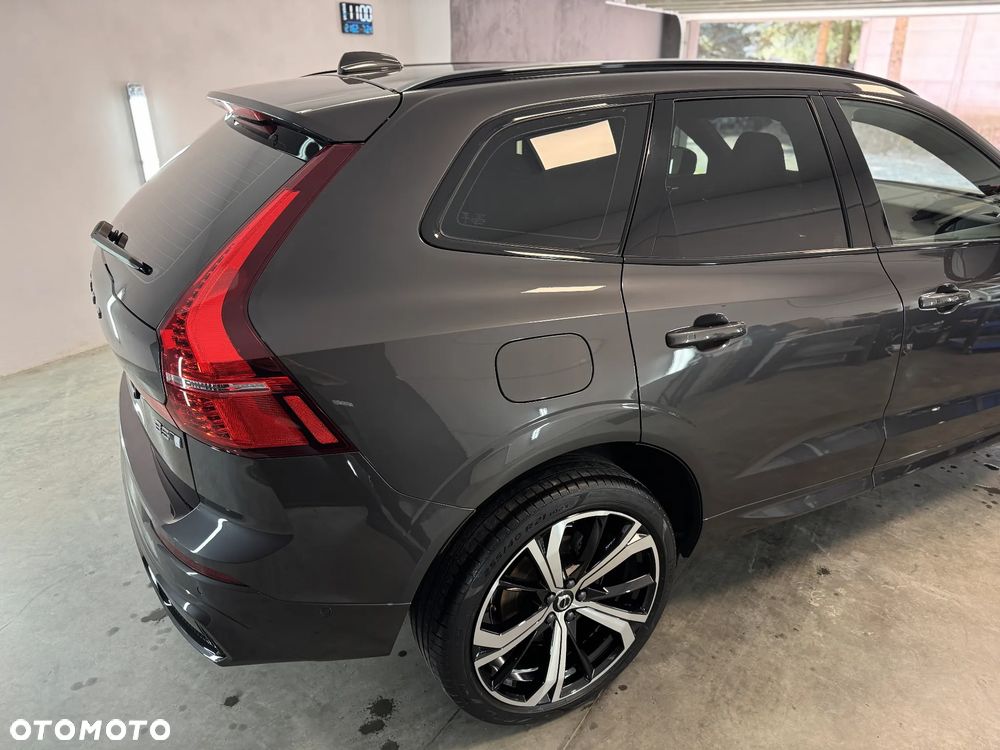 Volvo XC 60 B5 D AWD Plus Dark - 6