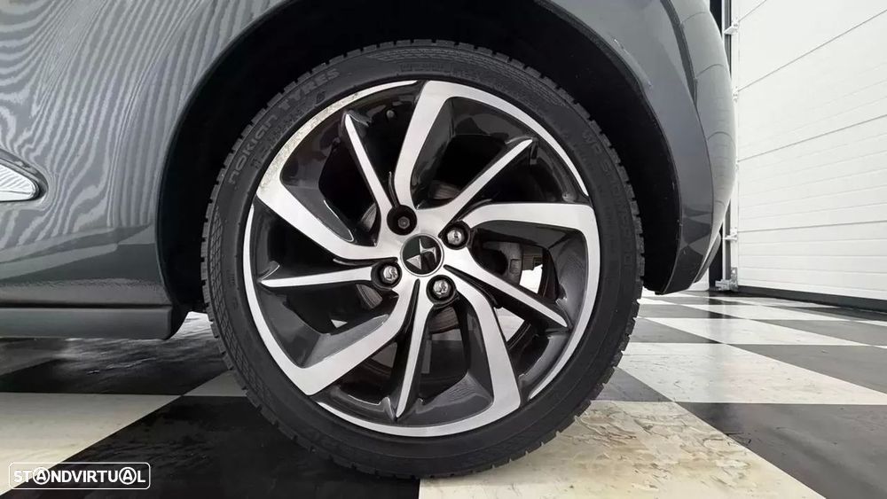 DS DS3 PureTech 110 Start & Stop So Paris - 12