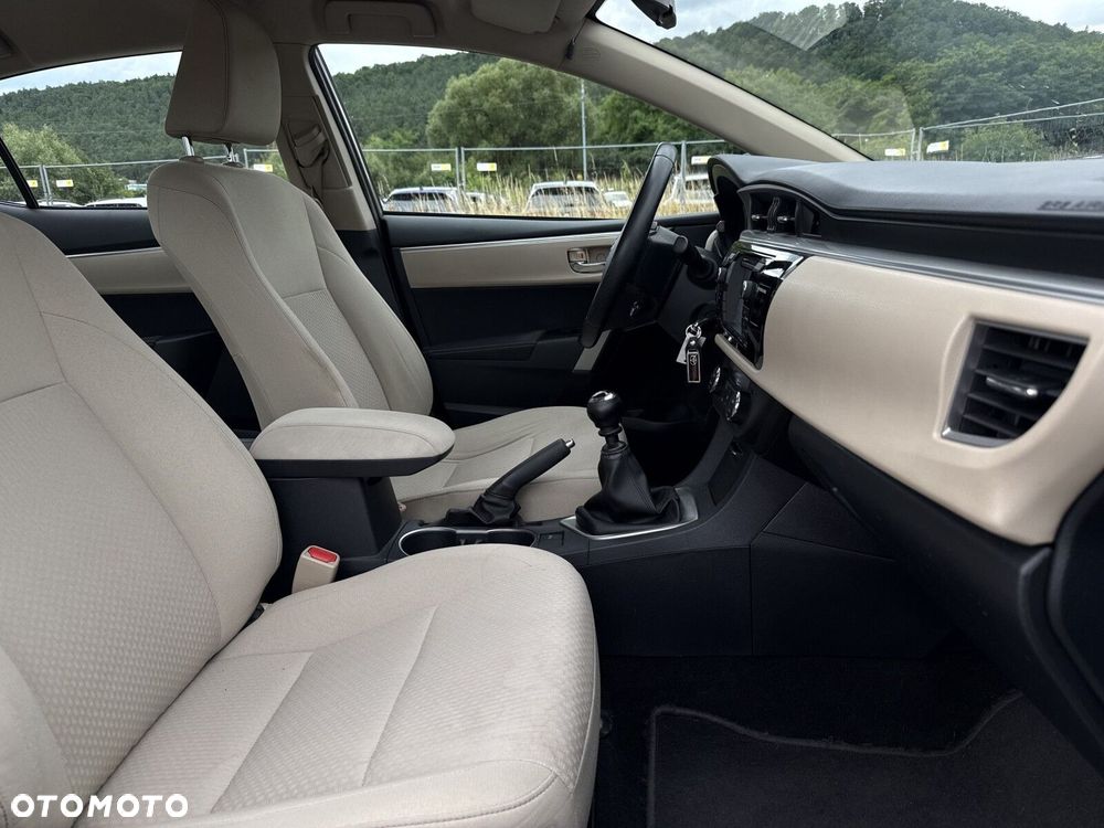 Toyota Corolla 1.6 Prestige - 13
