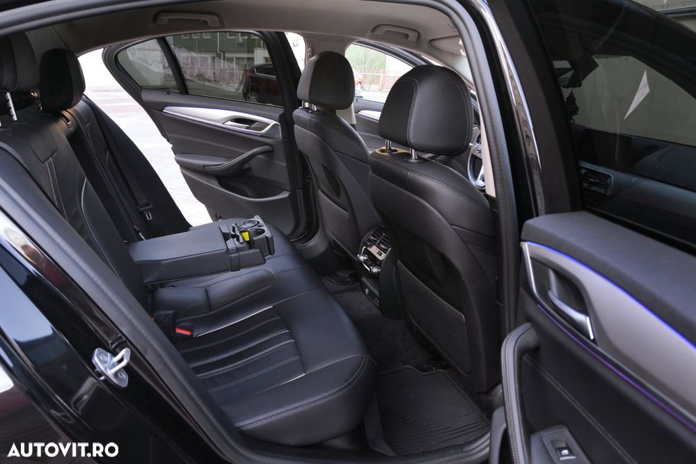 BMW Seria 5 520d Aut. Sport Line - 9