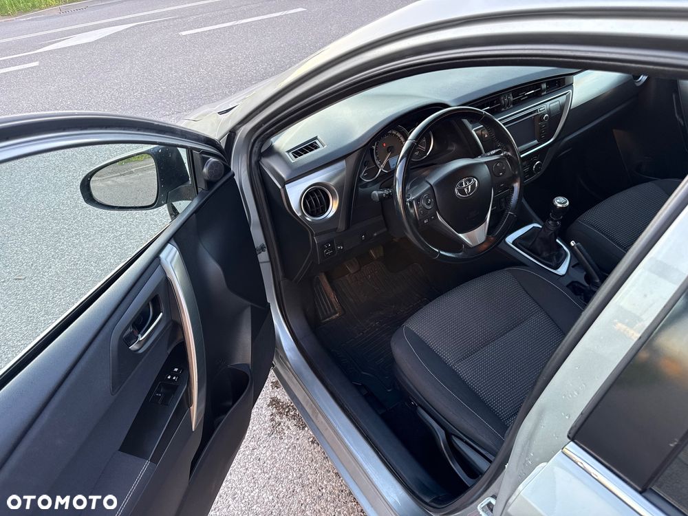 Toyota Auris 1.6 Executive - 18