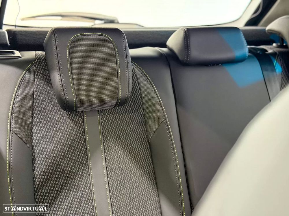 Peugeot e-2008 50 kWh GT - 35