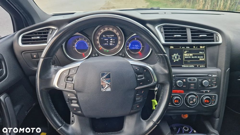 Citroën DS4 HDi 110 SoChic - 11