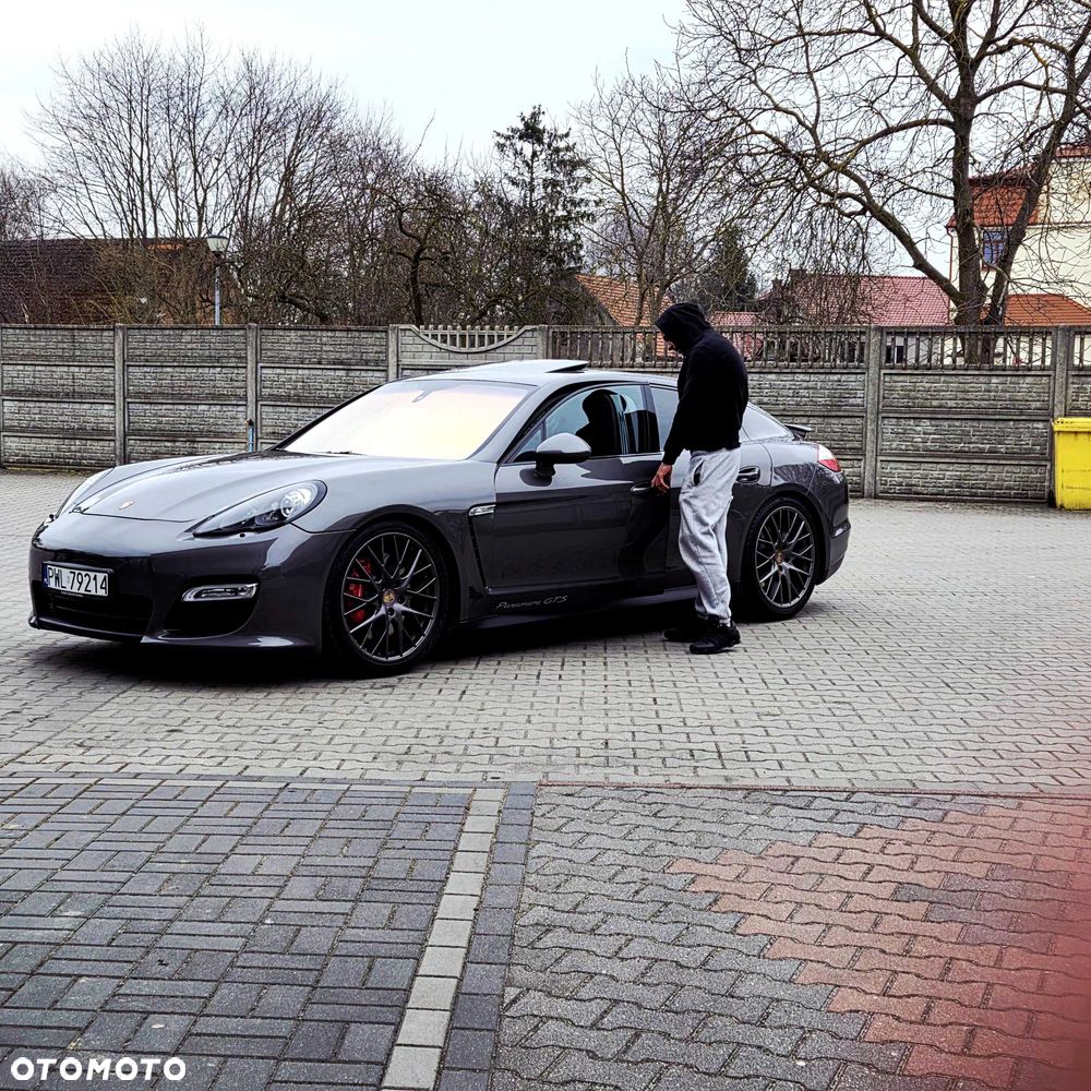 Porsche Panamera - 1