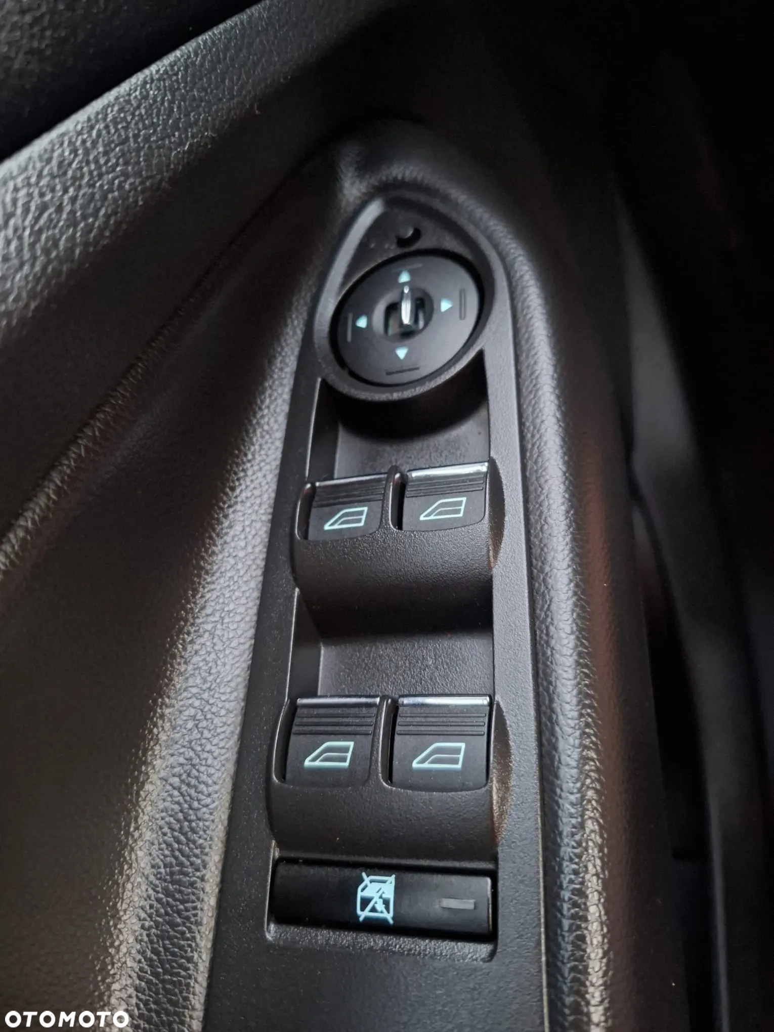 Ford Kuga 2.0 TDCi 4WD Titanium - 33