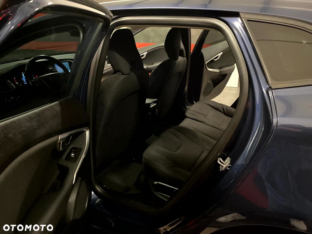 Volvo V40 D4 Momentum - 18