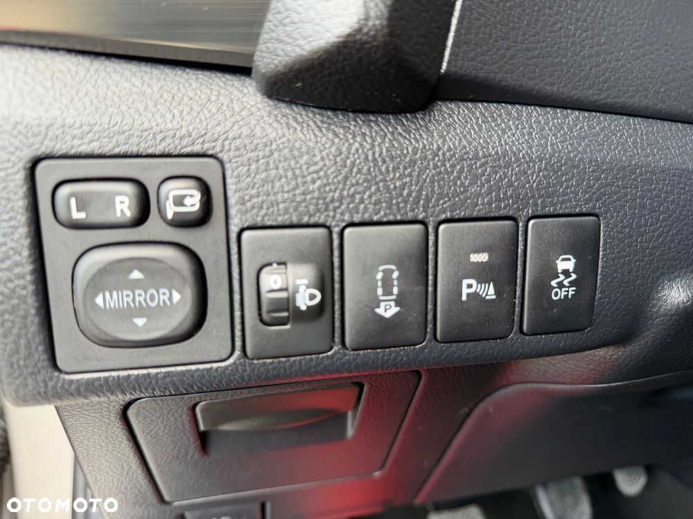 Toyota Auris 1.4 D-4D Life Plus - 21