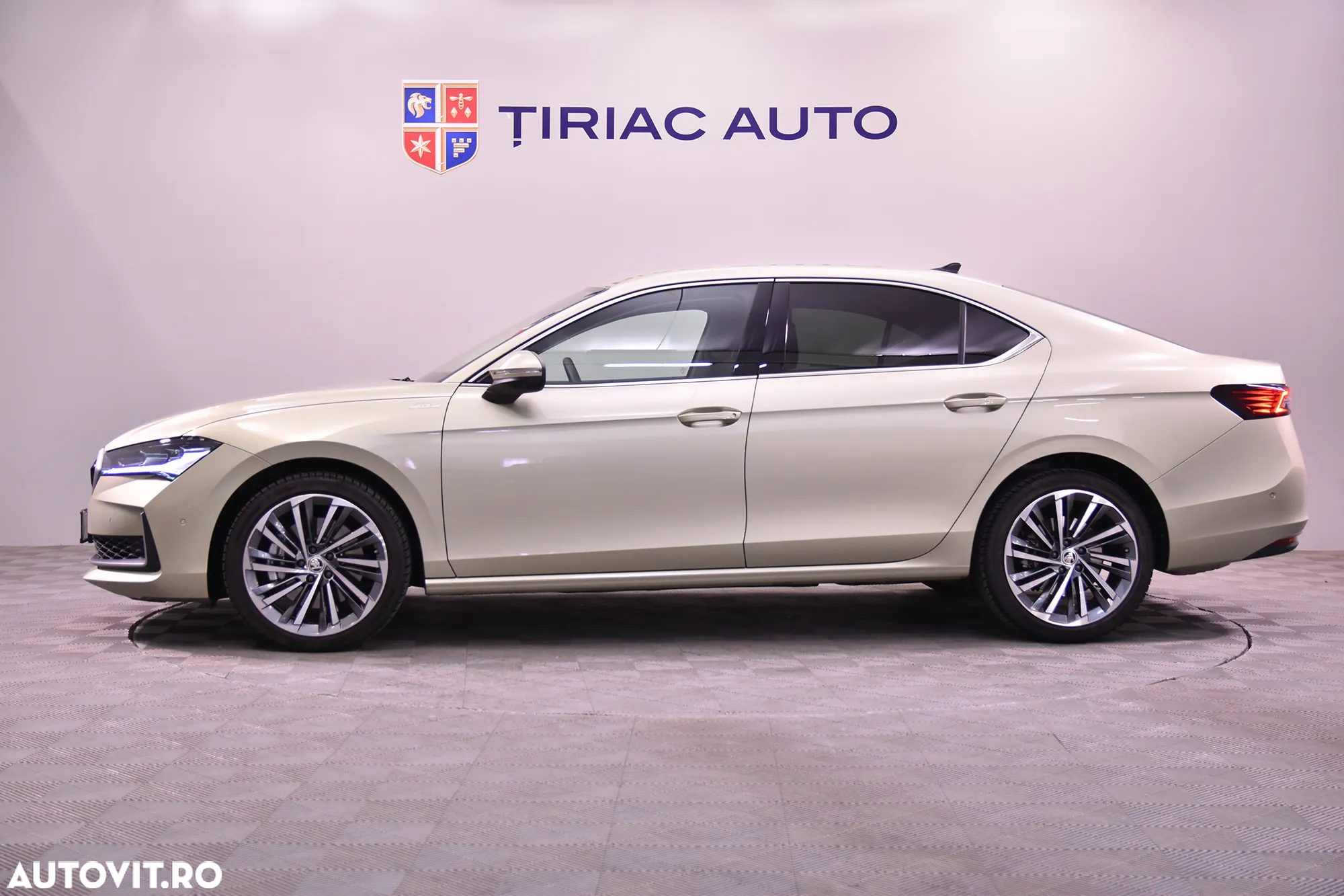 Skoda Superb - 2