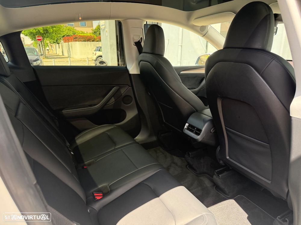 Tesla Model Y RWD - 16