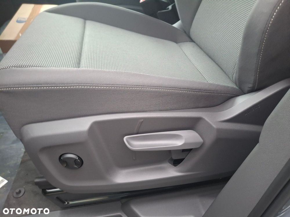 Volkswagen Multivan - 15