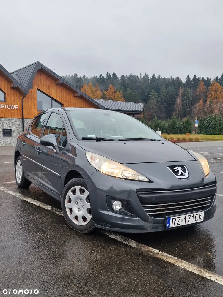 Peugeot 207 - 1