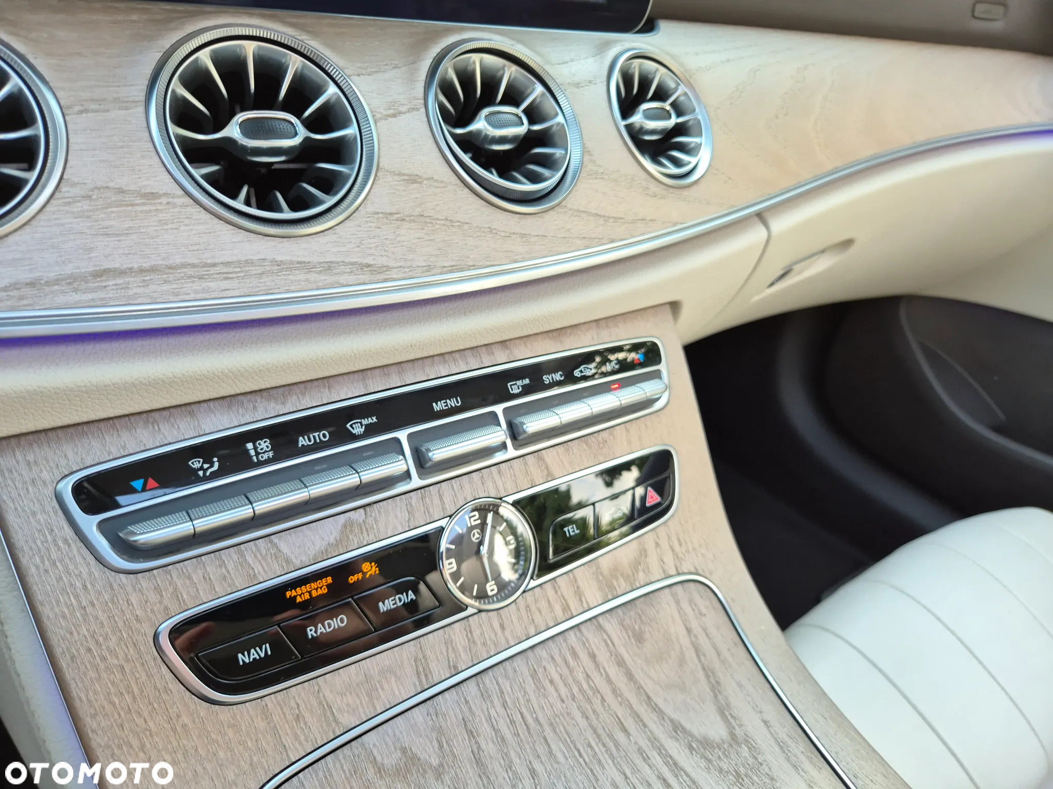 Mercedes-Benz Klasa E 220 d Coupe 9G-TRONIC AMG Line - 23