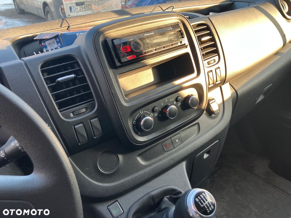 Renault Trafic - 12