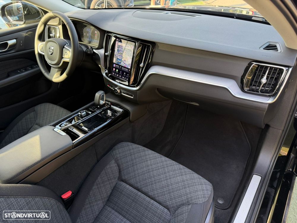 Volvo V60 2.0 T6 AWD TE Essential - 16