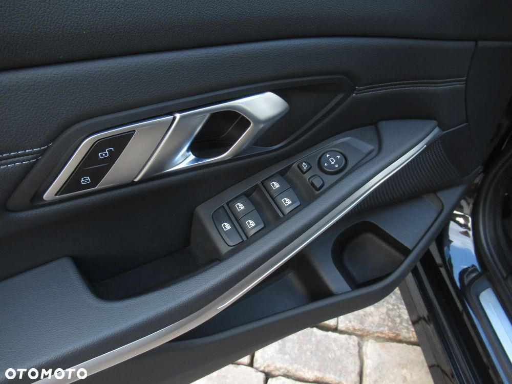 BMW Seria 3 318i - 38