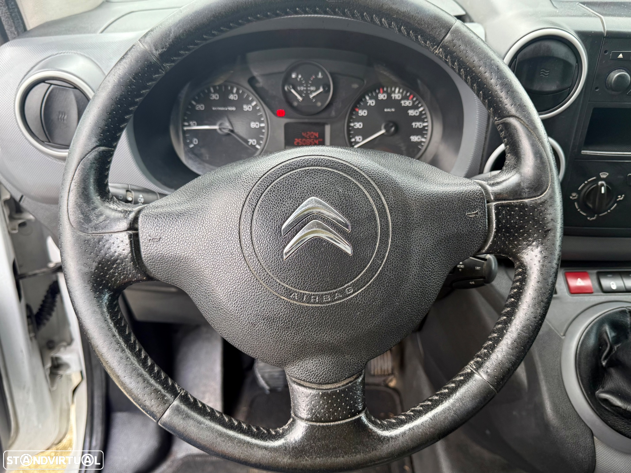 Citroën Berlingo 1.6 HDI 100 CV 3 LUGARES - 6