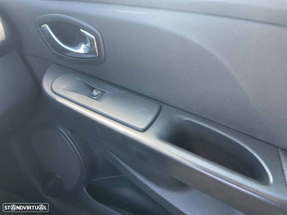 Renault Clio Sport Tourer Energy dCi 90 Start & Stop Dynamique - 17