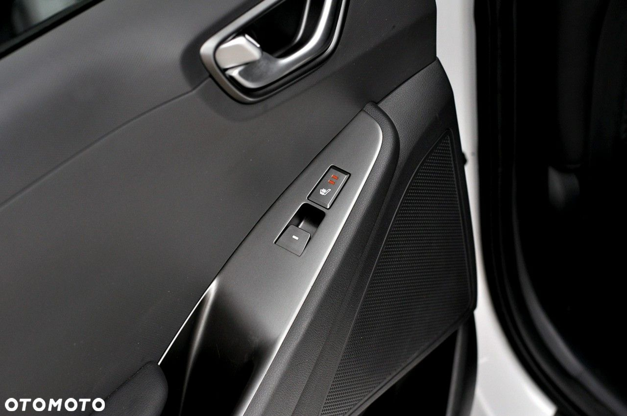 Hyundai IONIQ hybrid Premium - 19