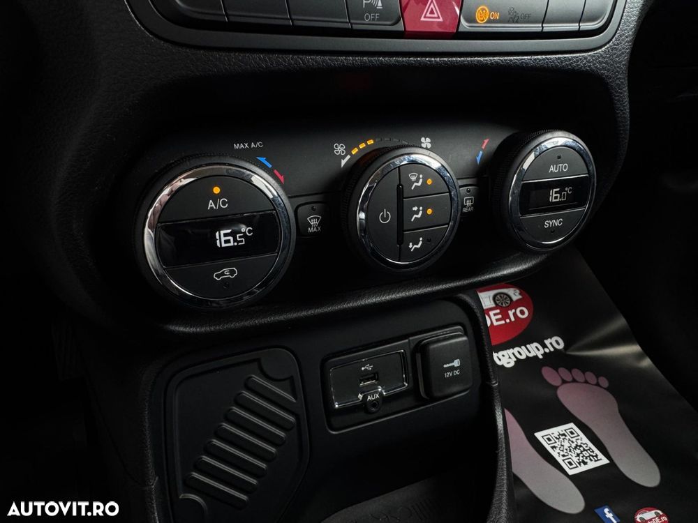 Jeep Renegade - 12