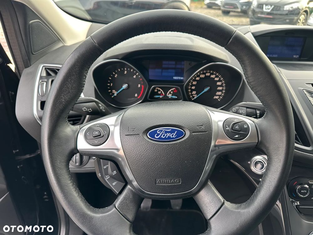 Ford Kuga - 12