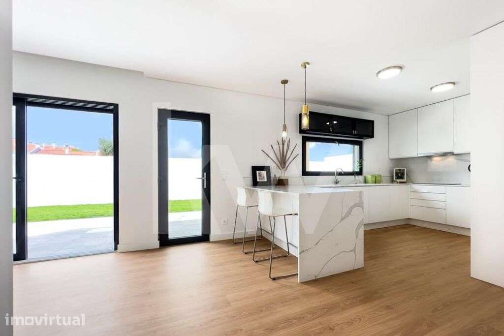 Moradia Duplex de Luxo - Construção Moderna e Acabamentos Topo de Gama - Grande imagem: 2/39