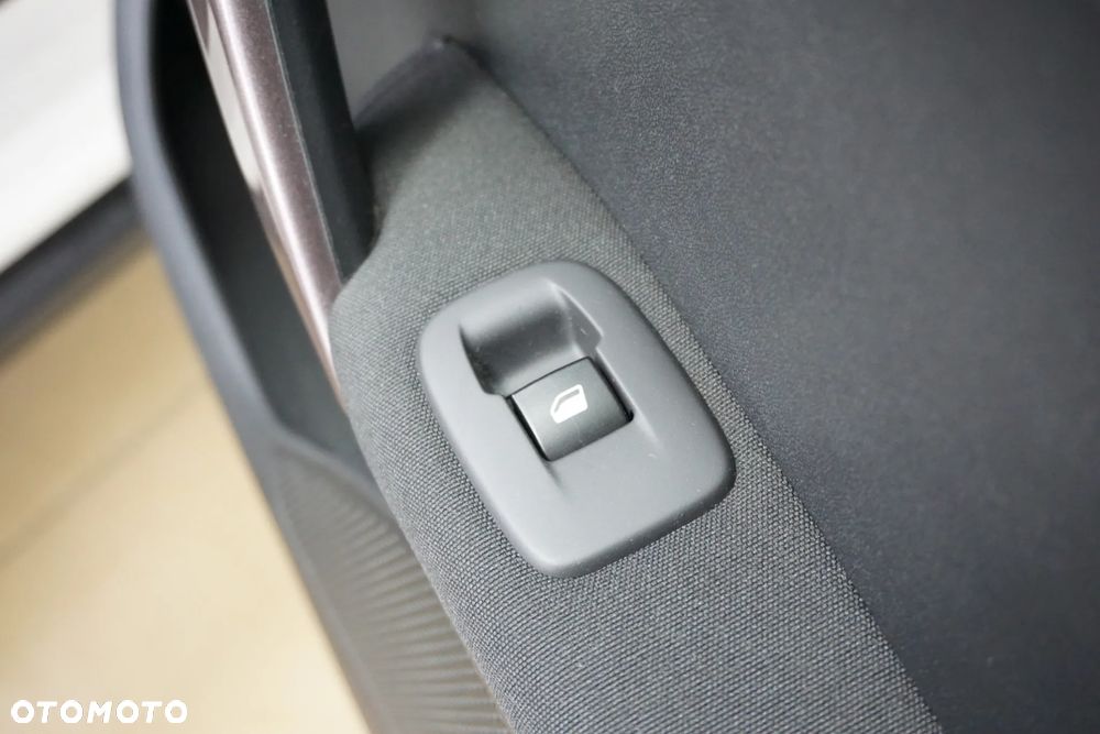 Peugeot 2008 82 e-VTI ETG5 Active - 27