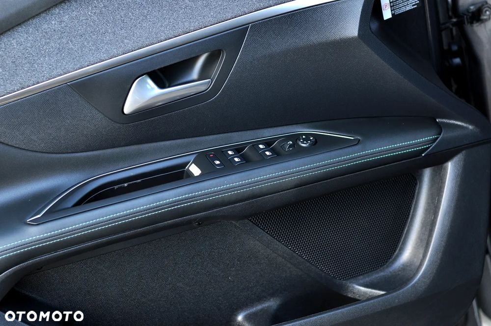 Peugeot 3008 BlueHDi 130 Stop & Start EAT8 Allure - 19