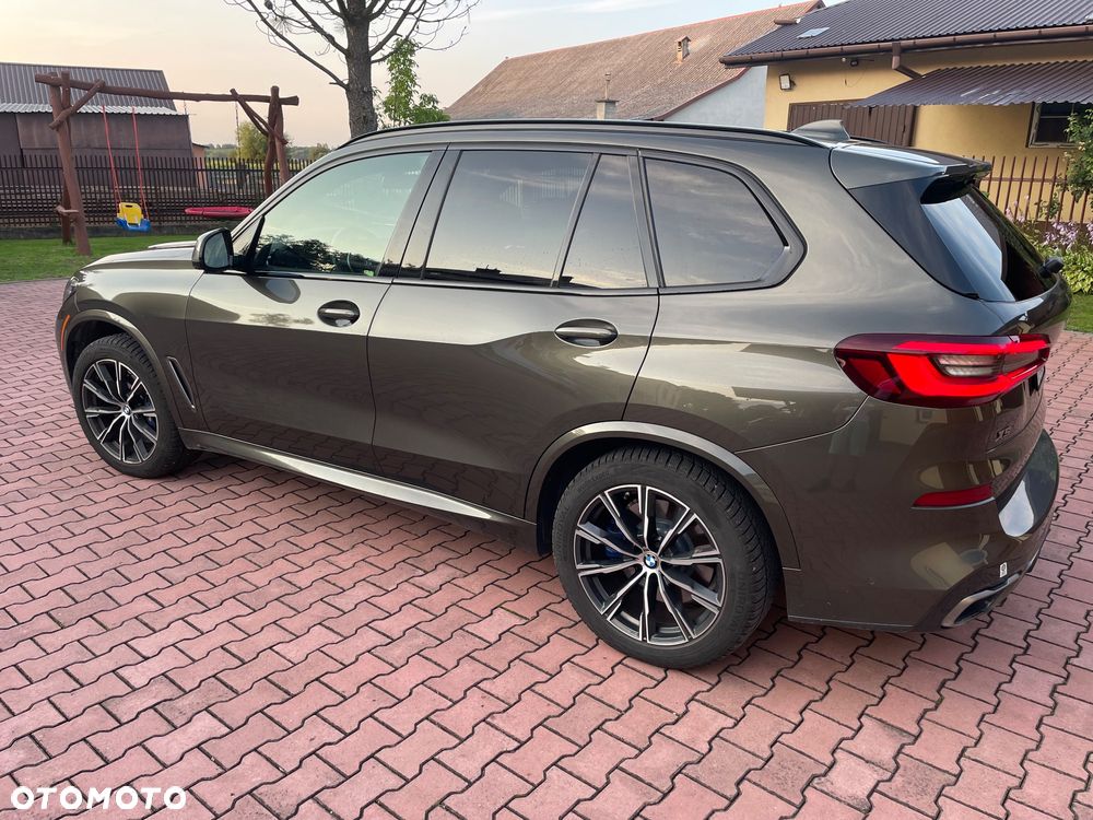 BMW X5 M M50i - 2