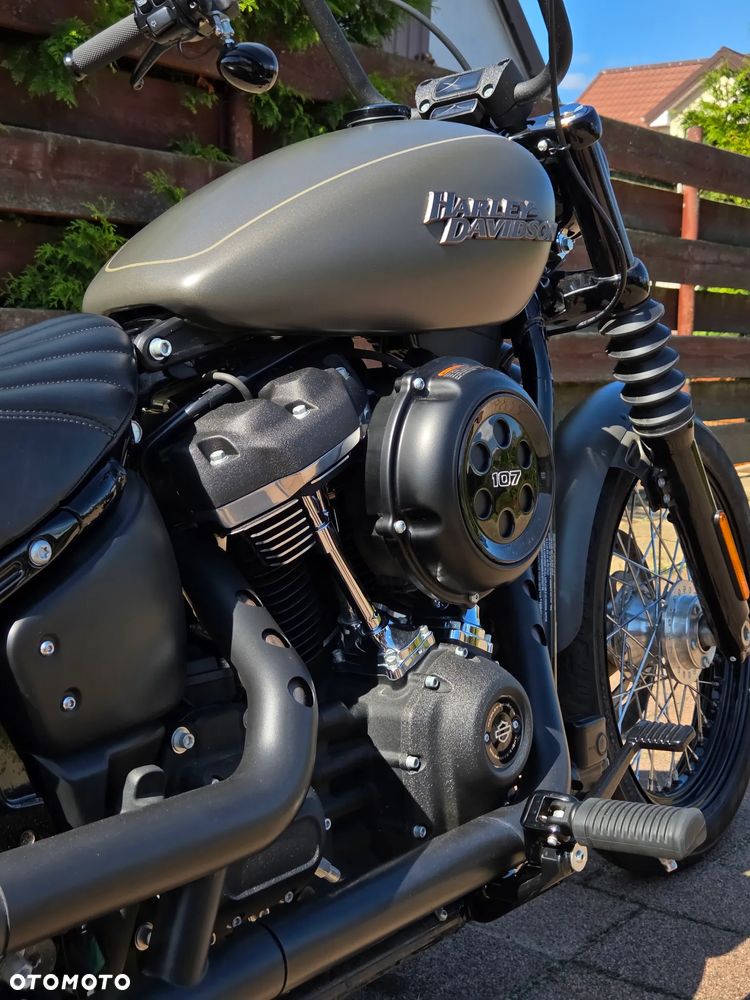 Harley-Davidson Softail Street Bob - 7