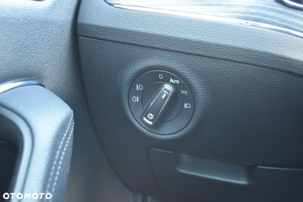 Skoda Superb 2.0 TDI SCR 4x4 Style DSG - 23