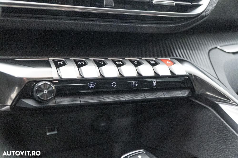 Peugeot 3008 1.2 PureTech 130 EAT8 Allure Pack - 12