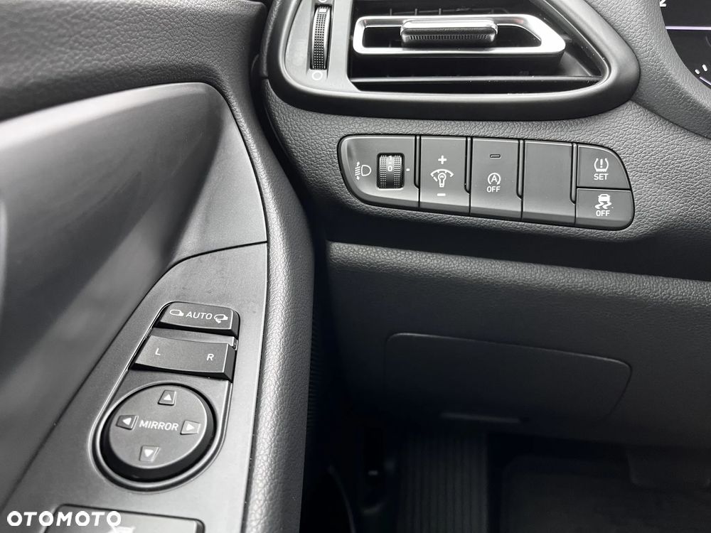 Hyundai i30 1.0 T-GDI Smart DCT - 33