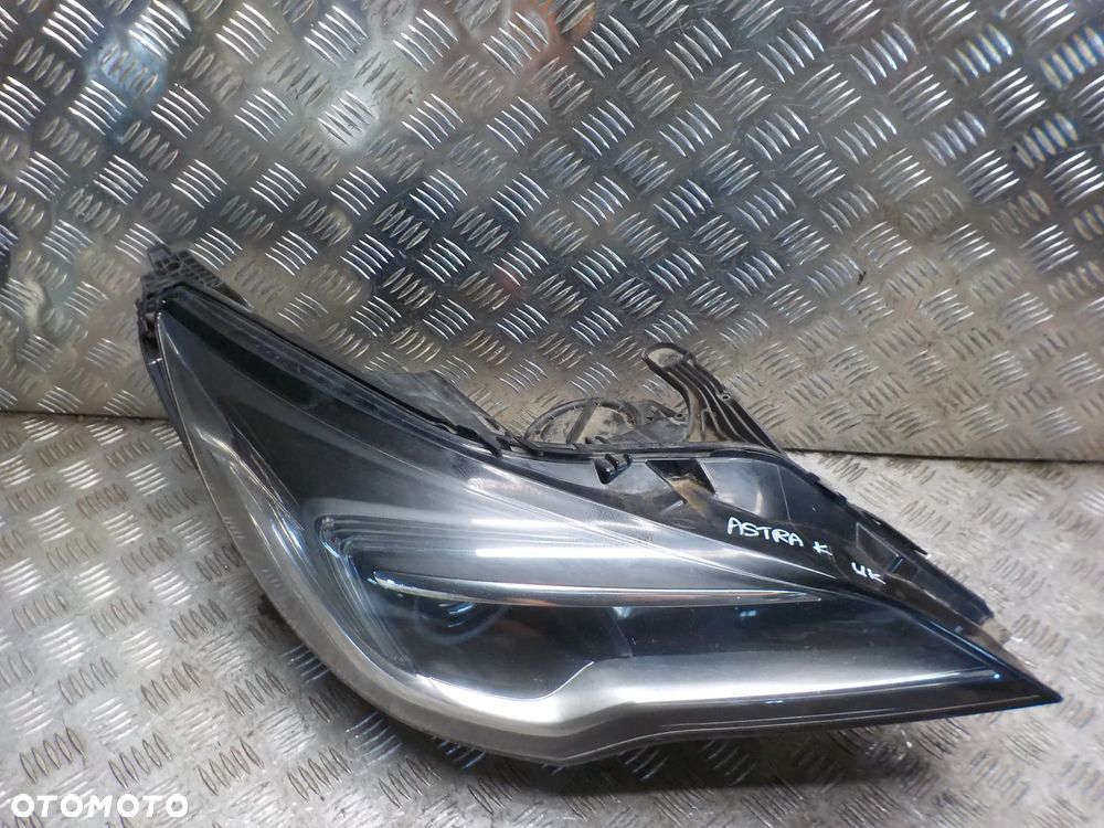 OPEL ASTRA V K REFLEKTOR LAMPA PRAWY PRZÓD 13401144 ANGLIK - 2