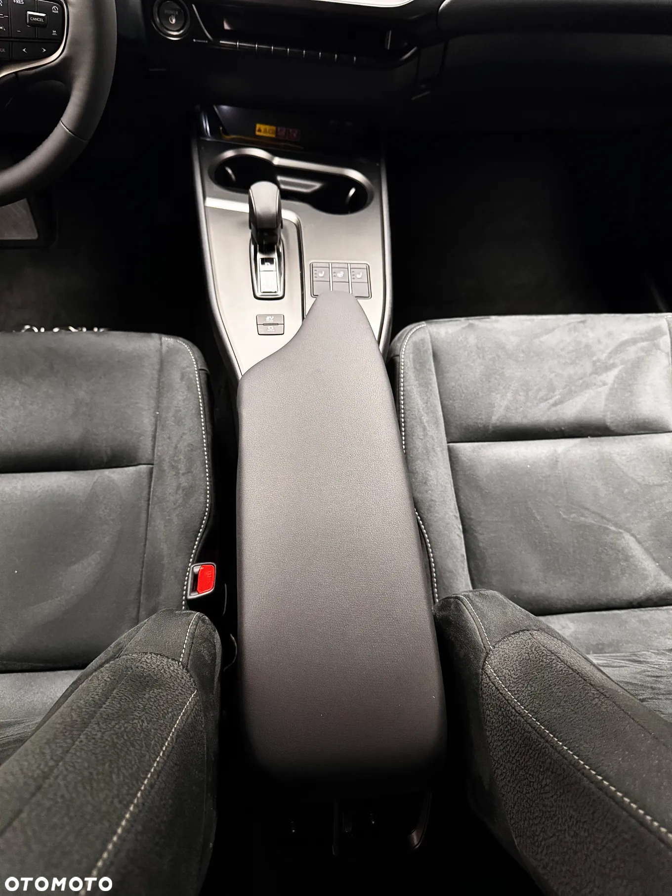 Lexus UX - 15
