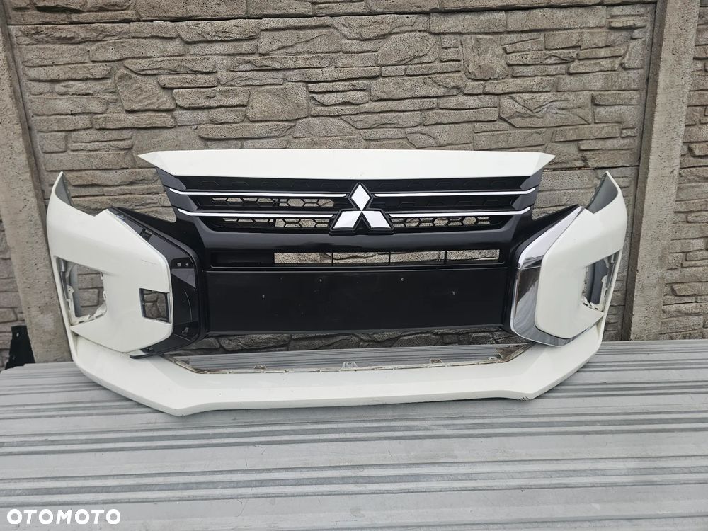 Mitsubishi space star spacestar III 3 19r ZDERZAK PRZÓD - 1