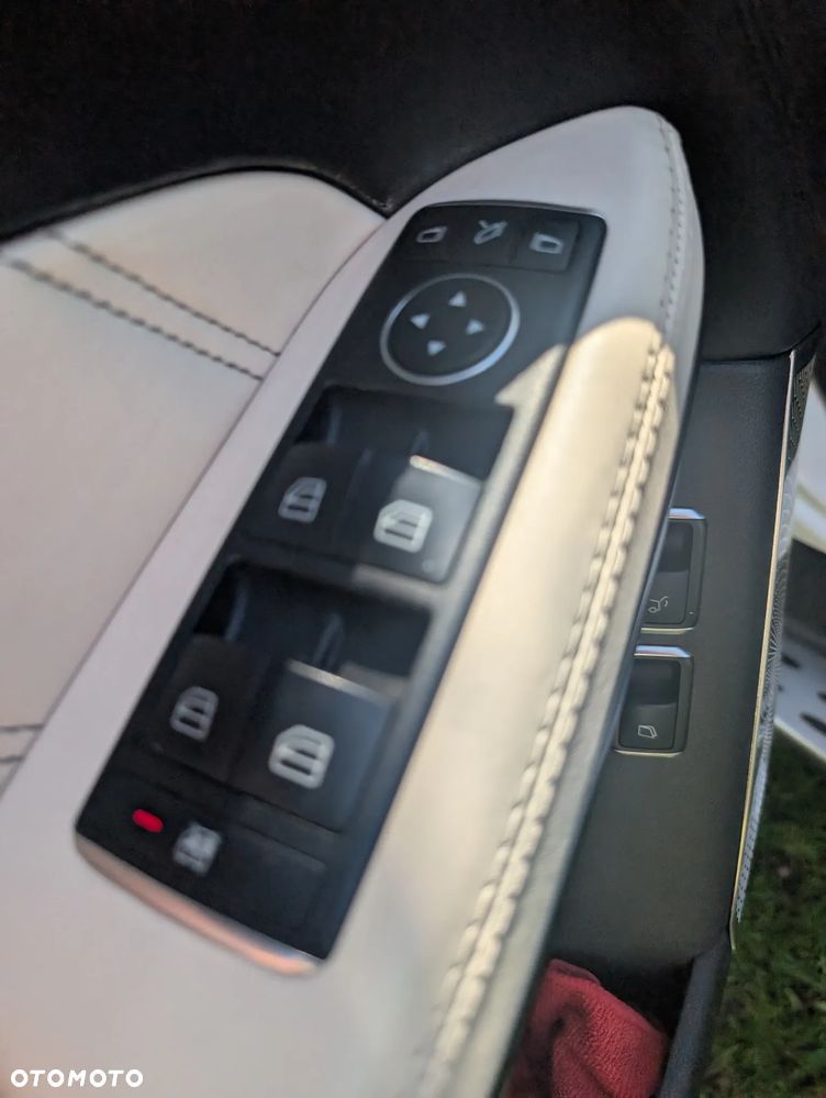 Mercedes-Benz GLS - 24