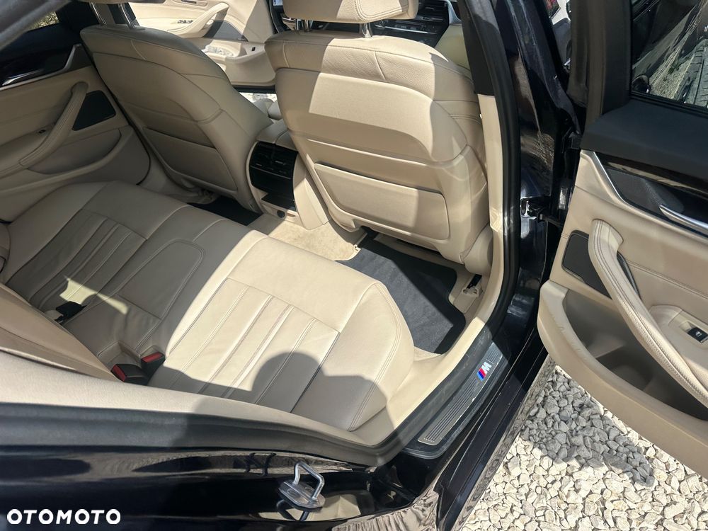 BMW Seria 5 530i Sport - 9