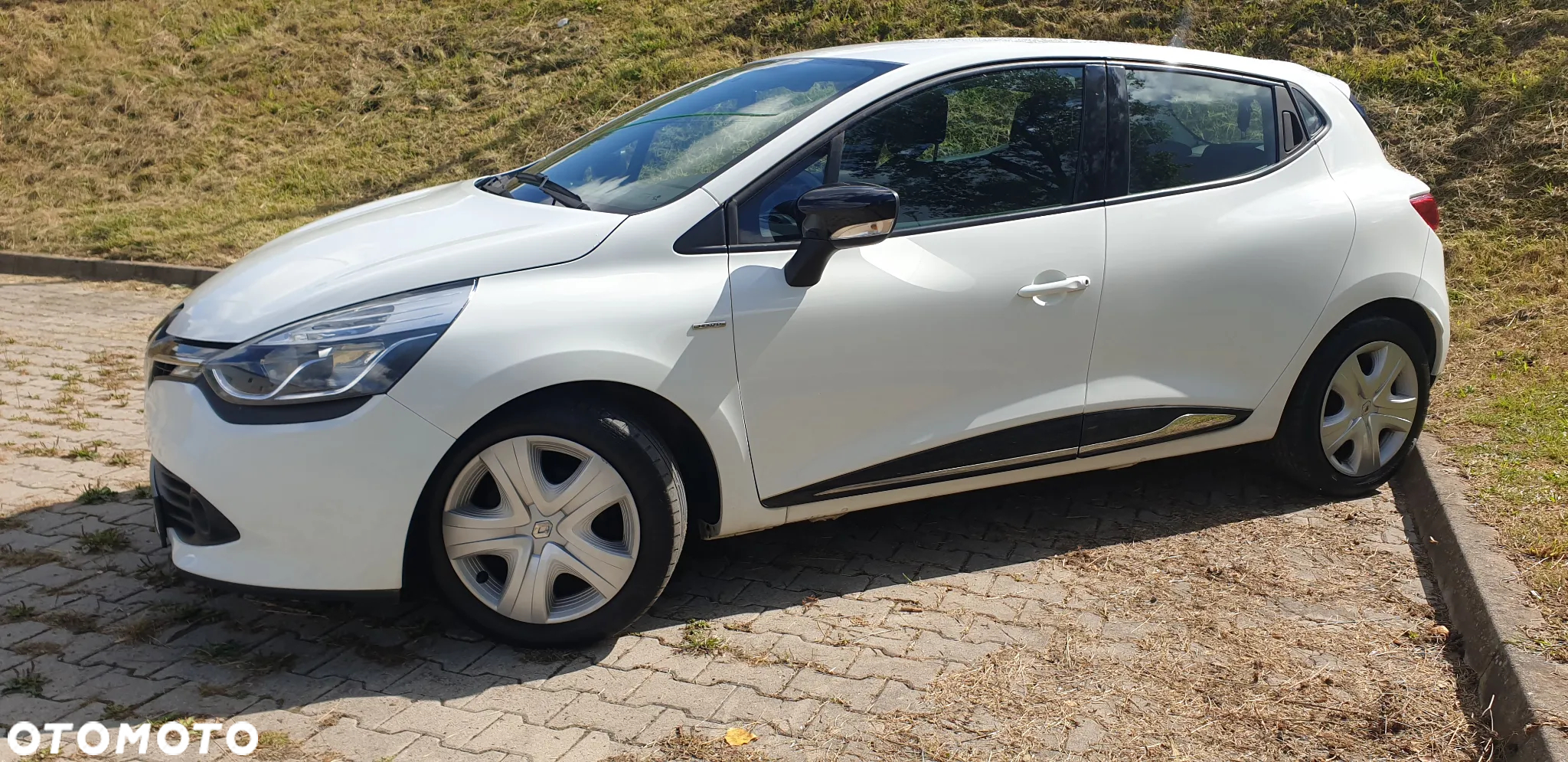 Renault Clio 1.2 16V Limited Plus - 9