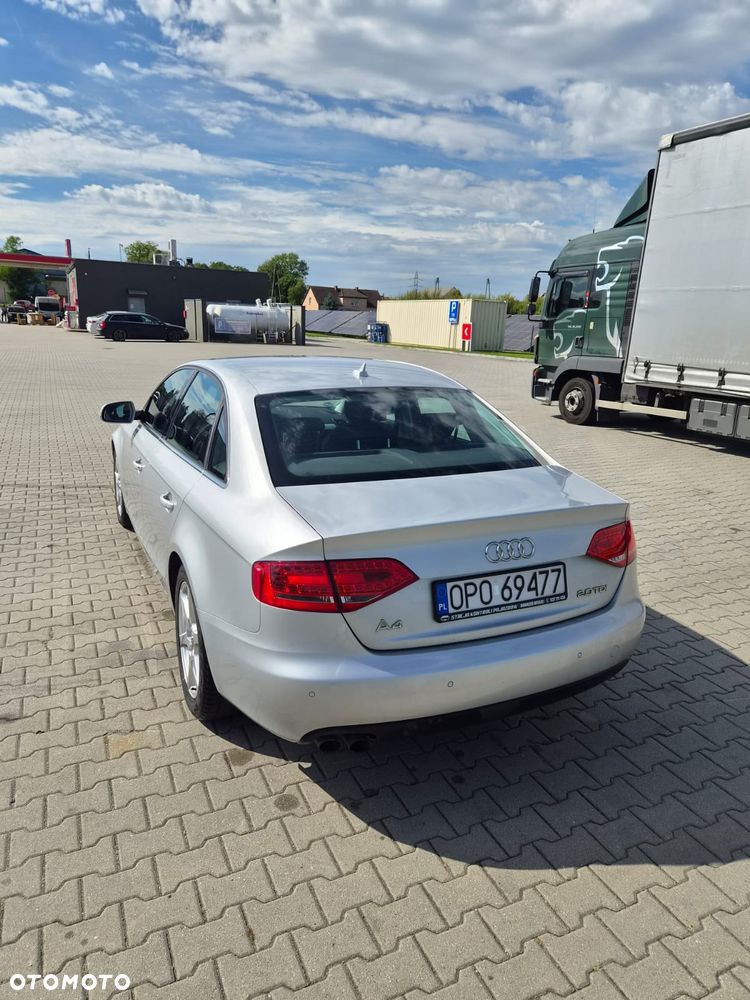 Audi A4 Limousine 2010 photo 4