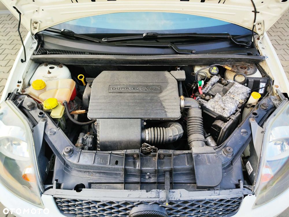 Ford Fiesta 1.3 Ambiente - 30