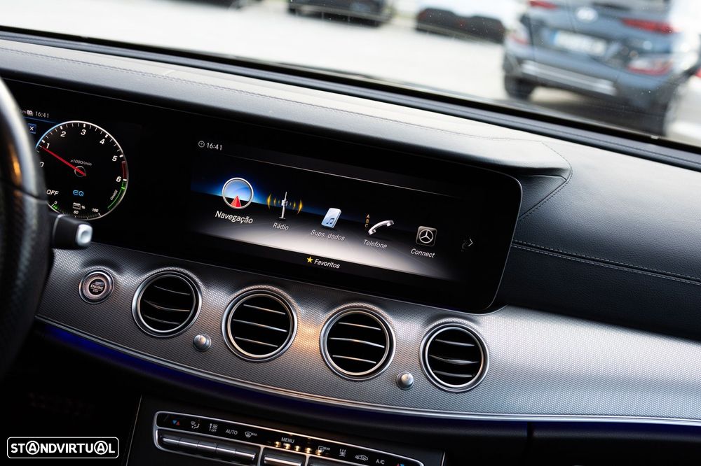 Mercedes-Benz E 300 de AMG Line - 22