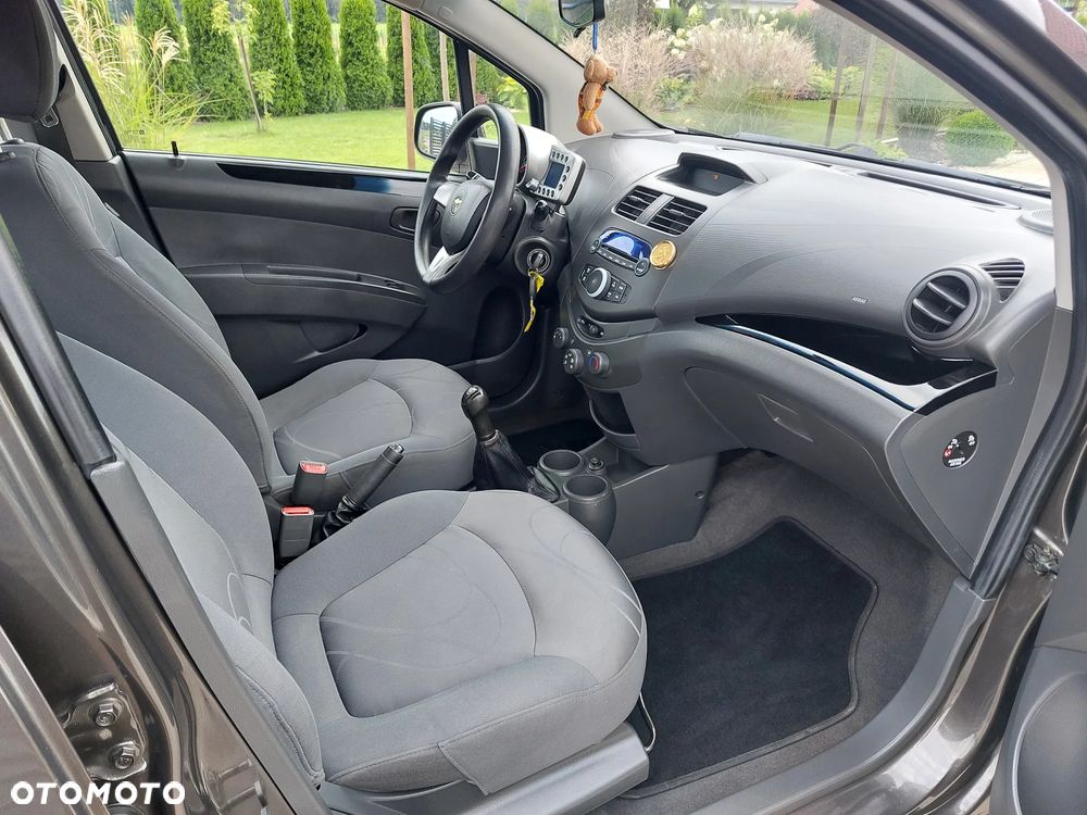 Chevrolet Spark 1.0 LS - 38