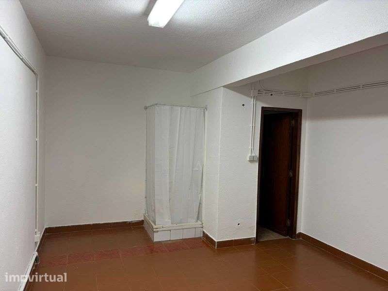 Alugo T1 em Garagem no Casal do Cotao - Grande imagem: 5/7