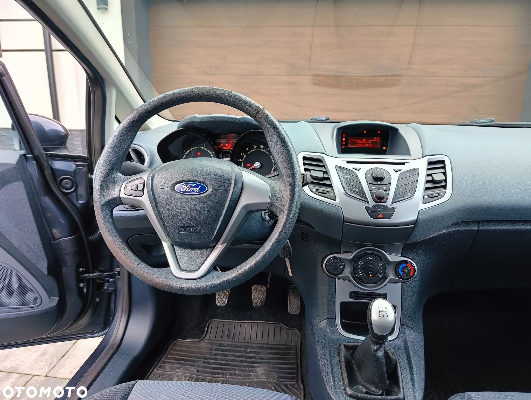 Ford Fiesta 1.25 Ambiente - 24