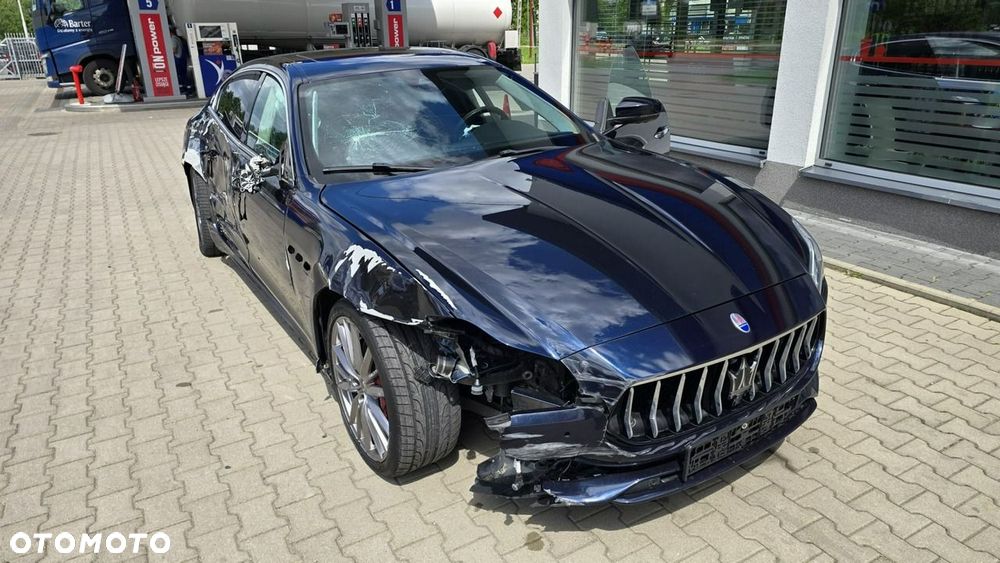 Maserati Quattroporte - 15