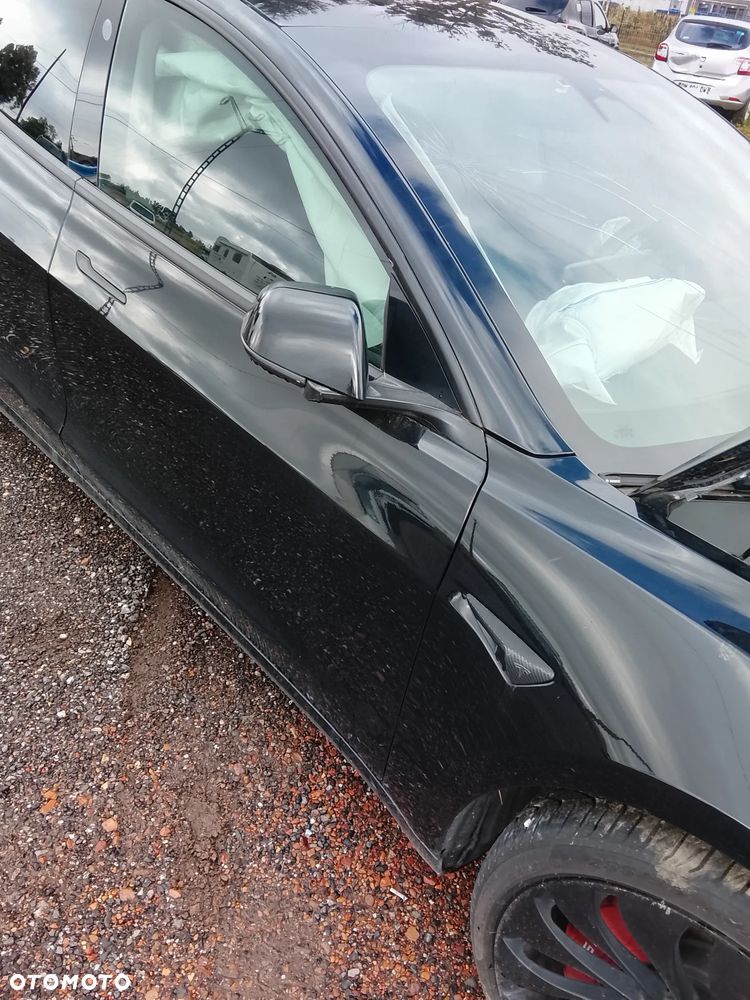 Tesla Model 3 - 23
