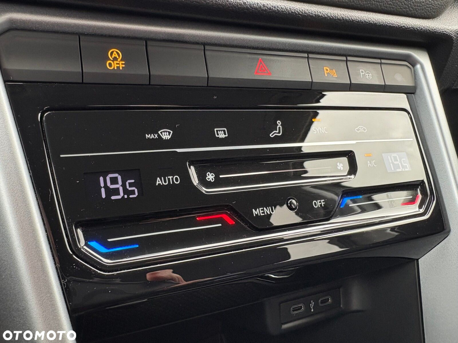 Volkswagen T-Roc 1.5 TSI Life - 26