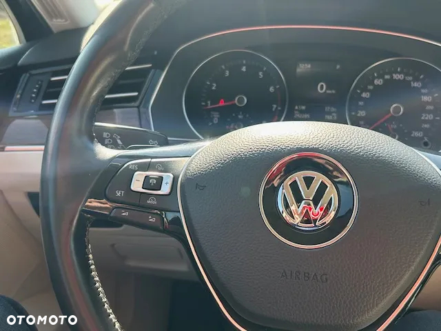 Volkswagen Passat 2.0 TSI BMT Highline DSG - 24